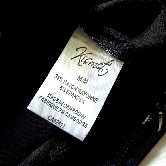 Kismet | Black tropical pattern button up women's tank top - Picture 9 of 9